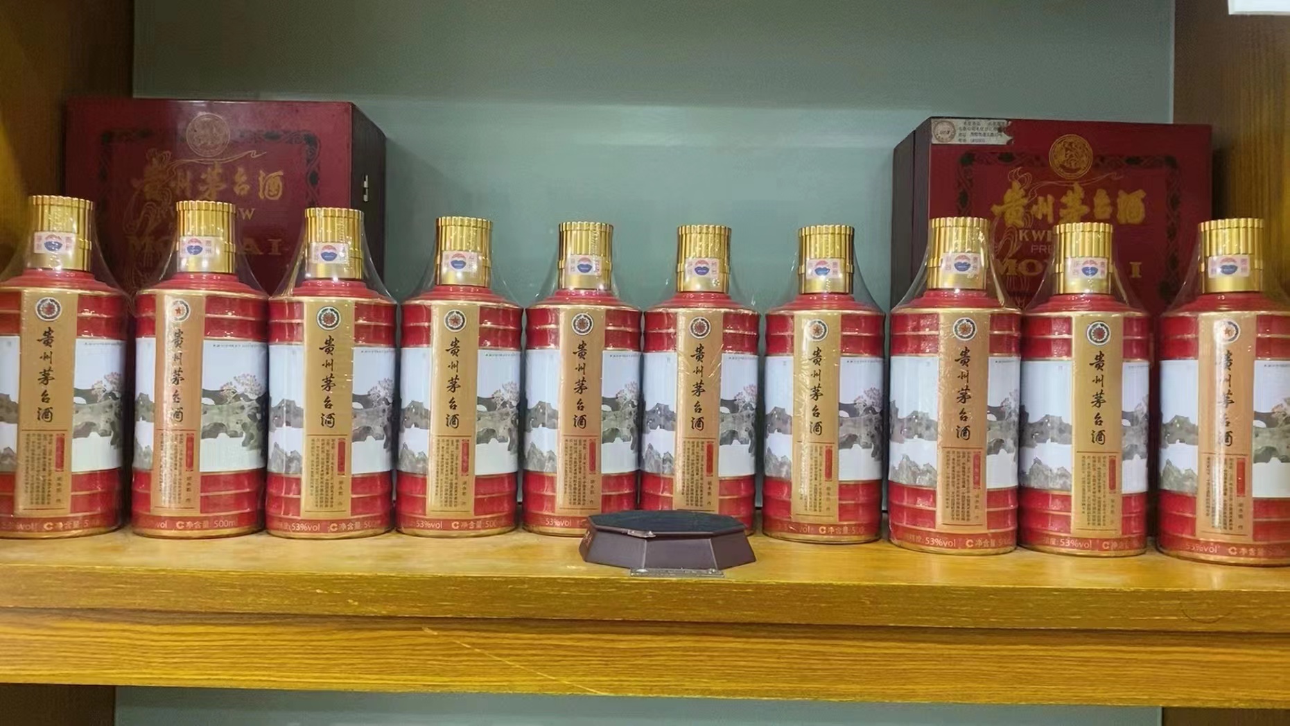 西塞山回收50年茅台礼盒多少钱（最新更新行情）